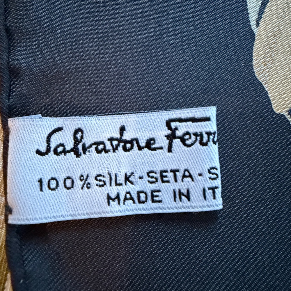 Salvatore Ferragamo soft green and Cream Silk Scarf - Picture 4 of 4